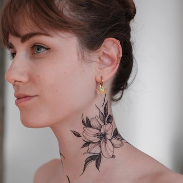 Tattoo in de nek