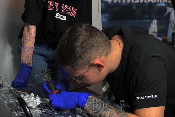 Tattoo training in The Hague