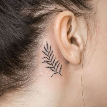 Tattoo op/achter het oor