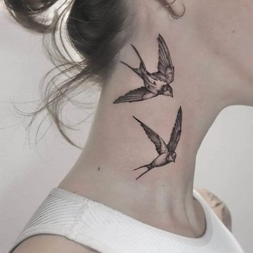 Tattoo in de nek