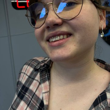 smiley piercing
