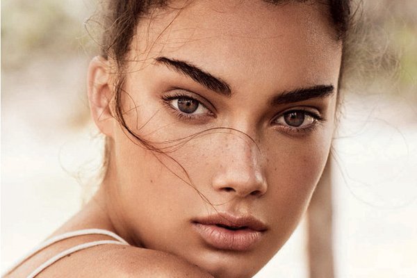 Straight Eyebrows