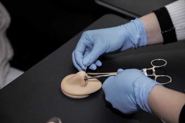 Piercing opleiding in Nederland