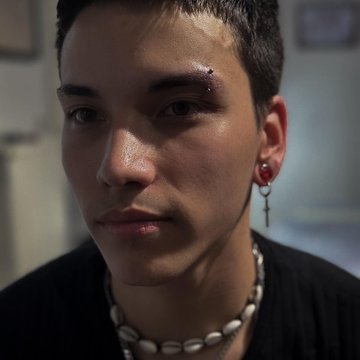 Wenkbrauwpiercing