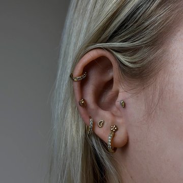 tragus piercing