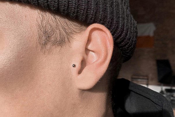tragus piercing verzorgen