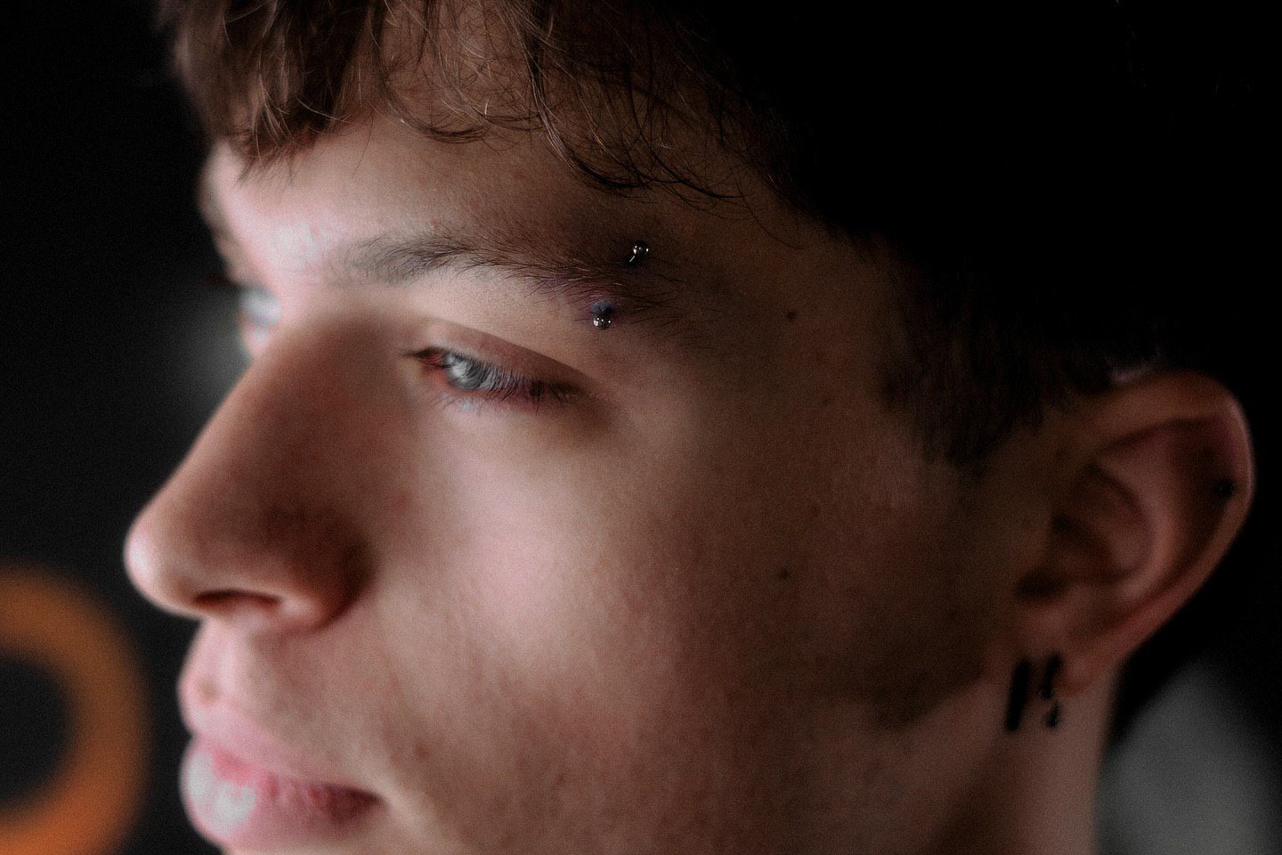 Wenkbrauwpiercing