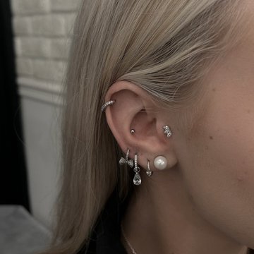 tragus piercing