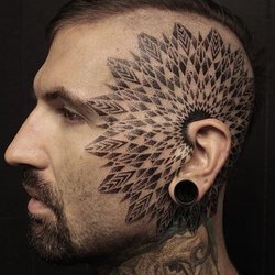 Tattoo's op het gezicht