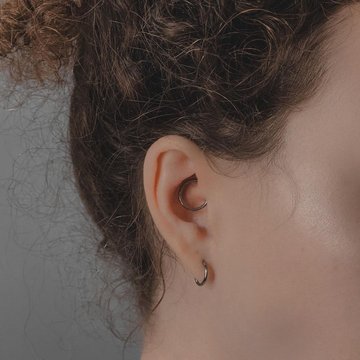 Daith piercing
