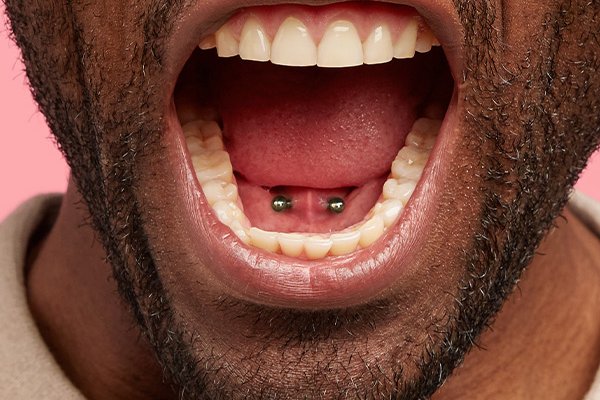frenulum piercing