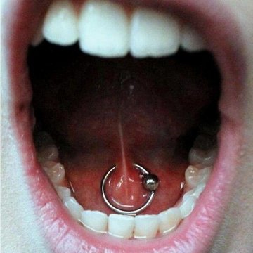 frenulum piercing