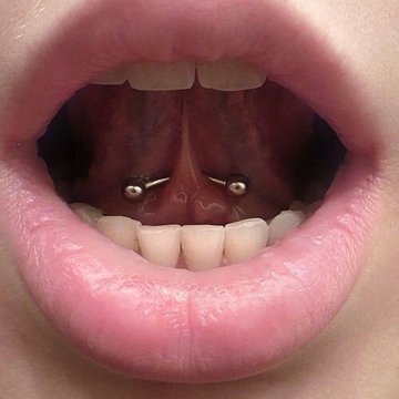 frenulum piercing