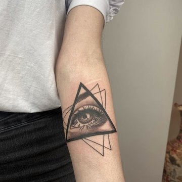 tattoo driehoek