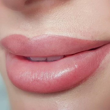 lippen tatoeëren nadelen