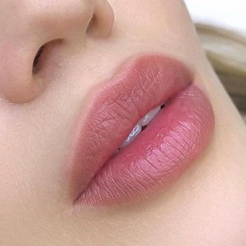 lippen tatoeëren nadelen