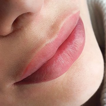 lippen tatoeëren nadelen