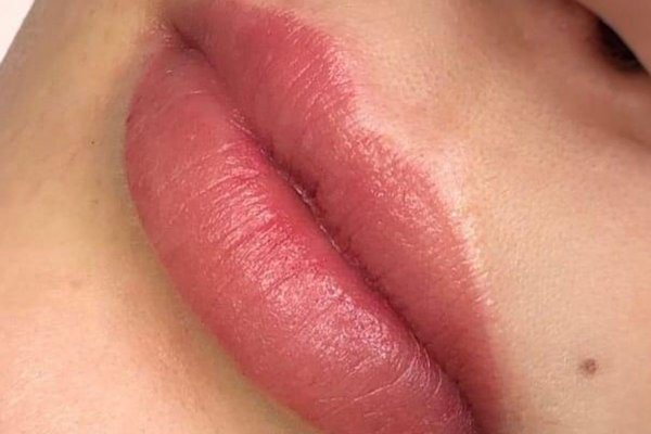 lippen tatoeëren nadelen