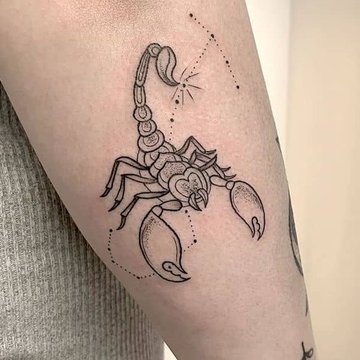 Schorpioen tattoo